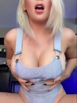 Jessica Nigri Leaked Onlyfans – Teasing Big Boobs
